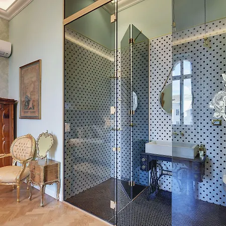 Demartini Palace Apartman *