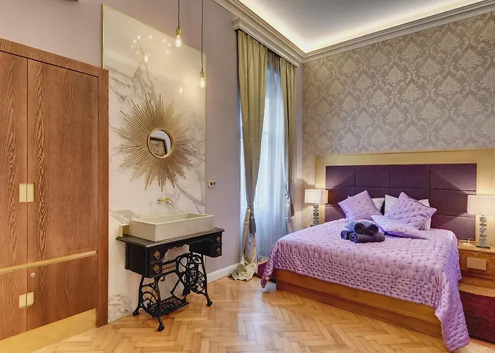 Lejlighed Demartini Palace