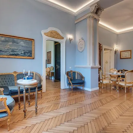 Demartini Palace * Póla