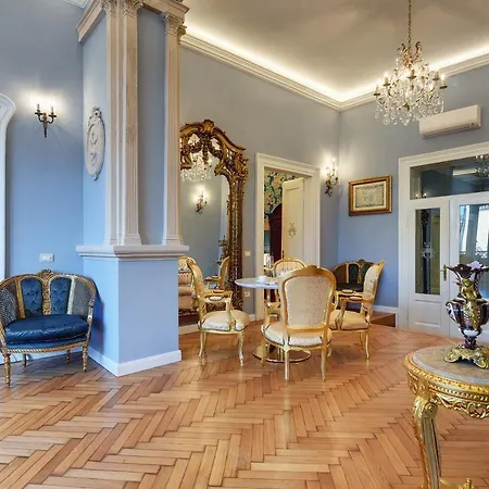 Demartini Palace Apartment