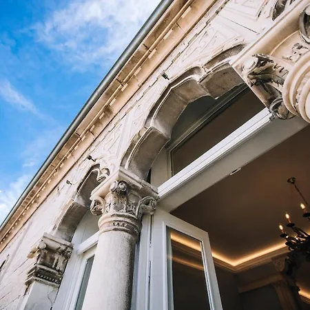 Apartament Demartini Palace *