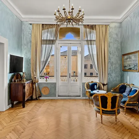 Demartini Palace 公寓 普拉
