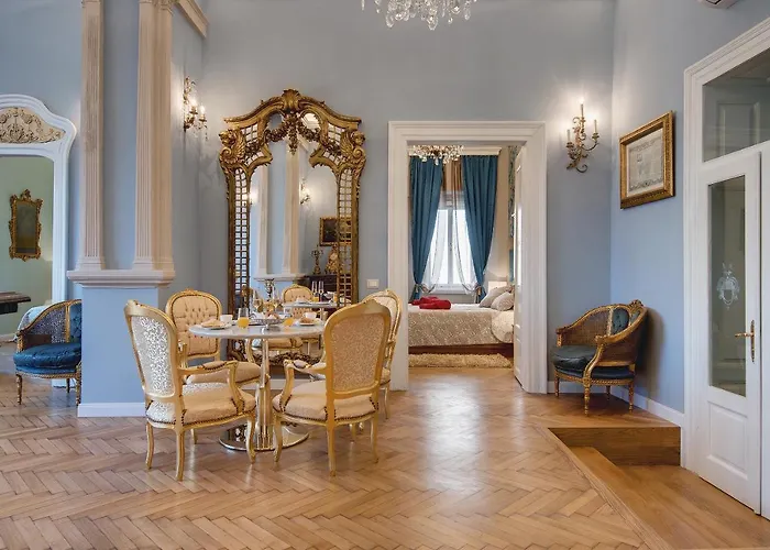 Demartini Palace 풀라